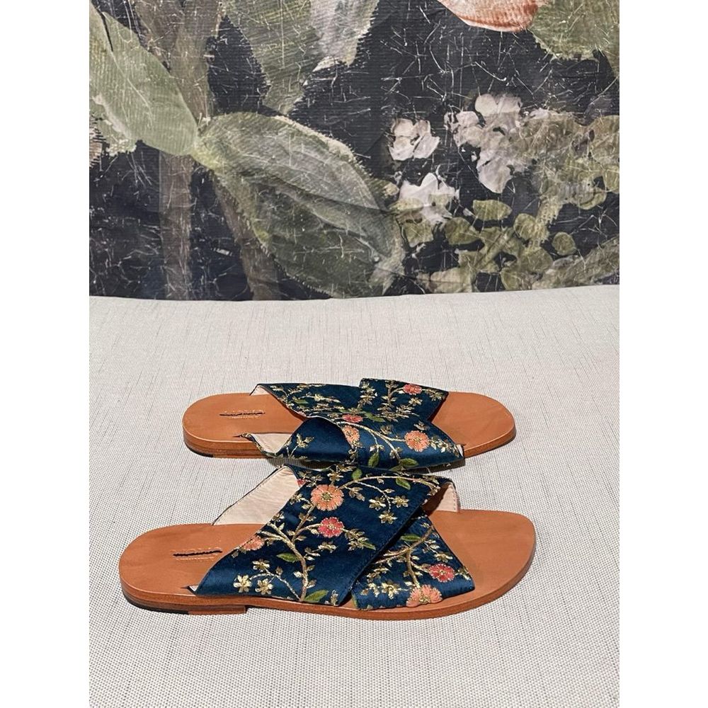 Momo SUNNY DAYS SLIP ON SANDALS Size 40